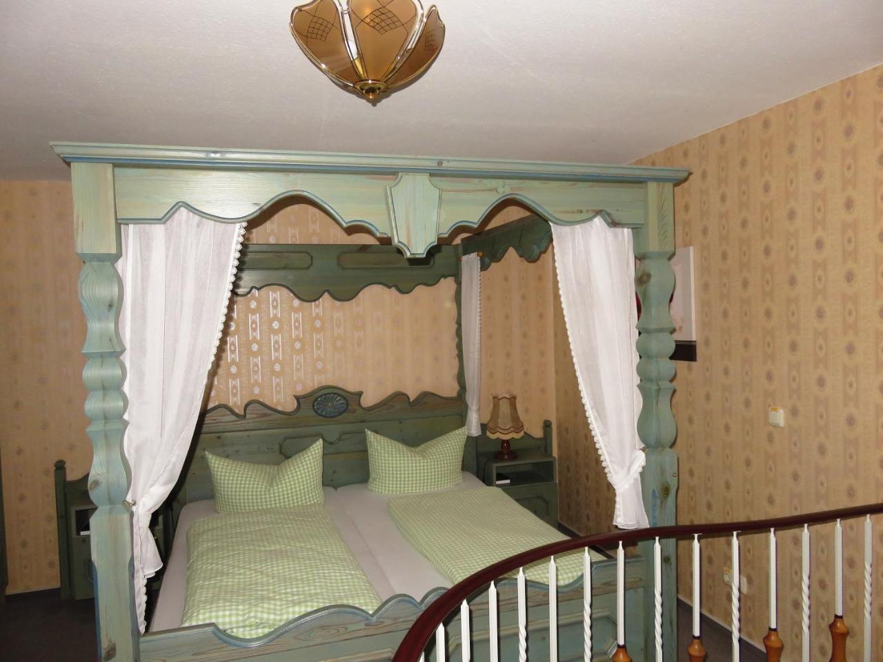 Hotel Schwarzaburg Schwarzburg Buitenkant foto