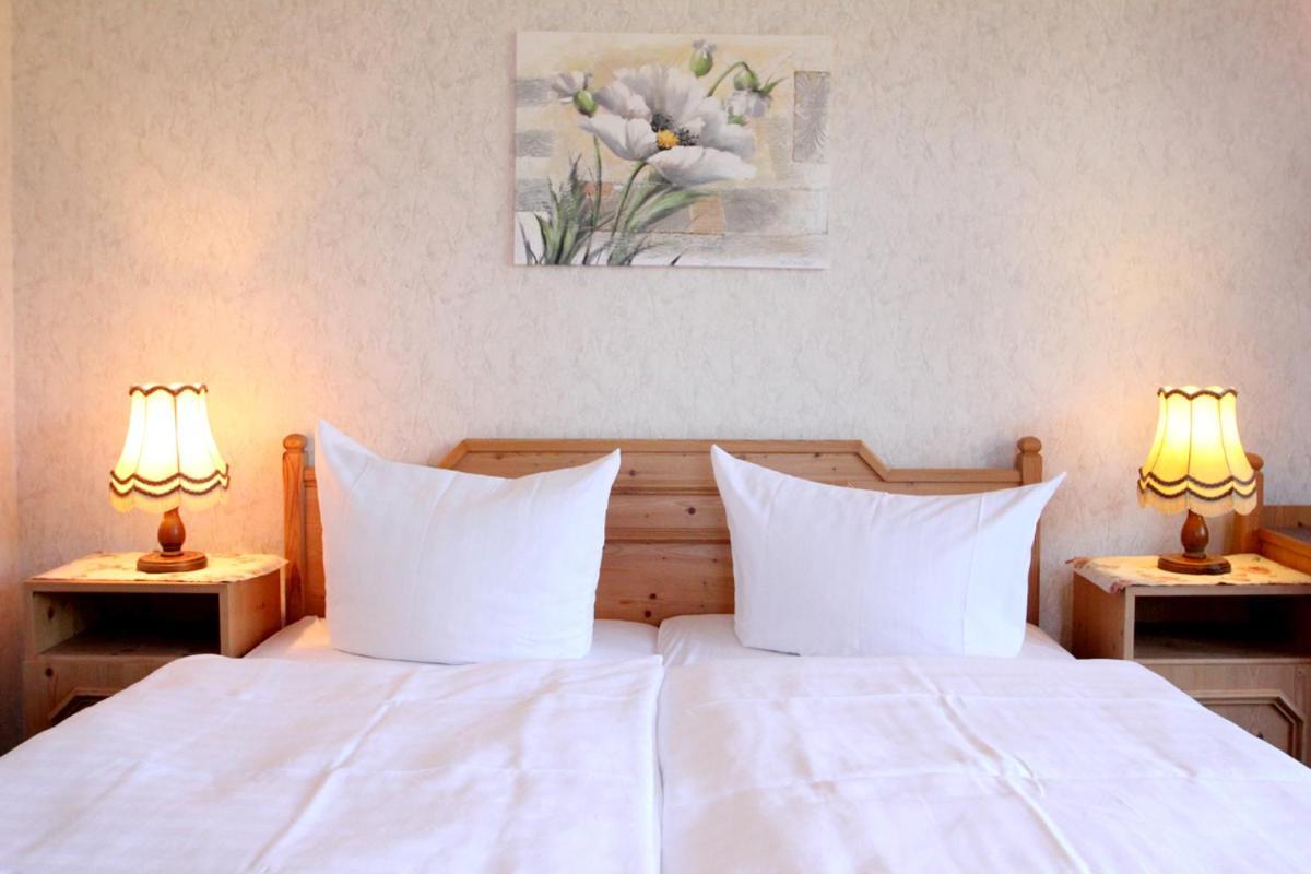 Hotel Schwarzaburg Schwarzburg Buitenkant foto