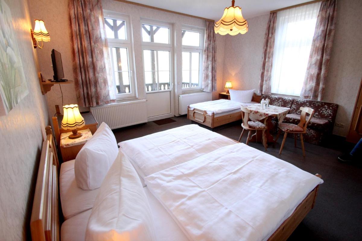 Hotel Schwarzaburg Schwarzburg Buitenkant foto